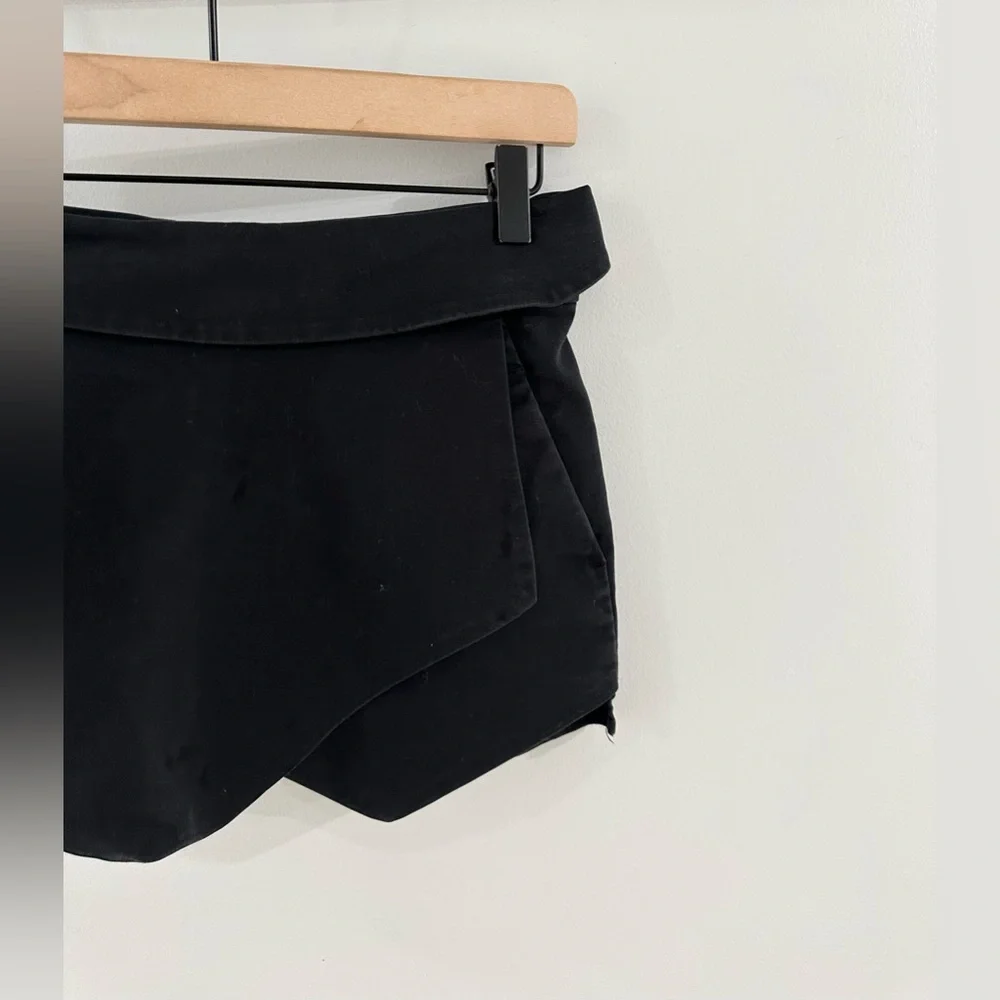 Talula Berklee Envelope Black Skort Size 0 - Picture 5 of 7